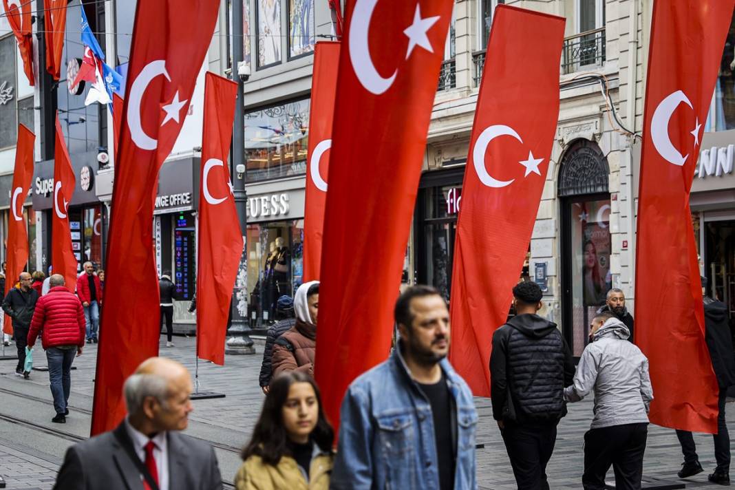 İstiklal Caddesi, Türk bayraklarıyla donatıldı 5